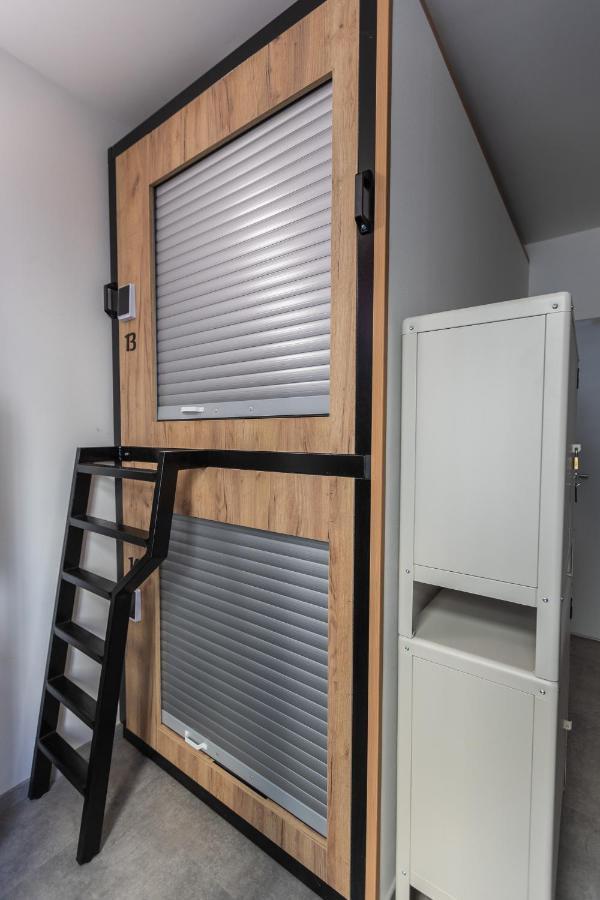 Capsule Hostel Andel Centre Spirit Prague Exterior photo